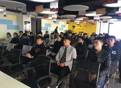 紅青團創始人劉文軍赴西安頤高電商園交流分享會 探索電子商務信息咨詢新路徑